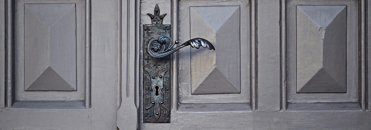 Otthonától függően válasszon ajtajához modern, klasszikus, design vagy Mandelli kilincset