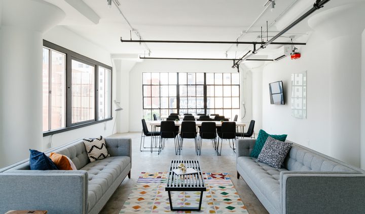 Egyre közkedveltebbek a Loft dizájnú tolóajtó rendszerek