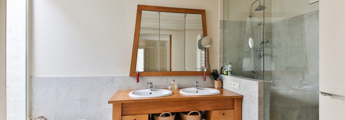 Milyen tolóajtót válasszunk a fürdőszobába?