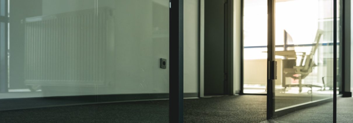 Beltéri üvegajtók a fény szerelmeseinek