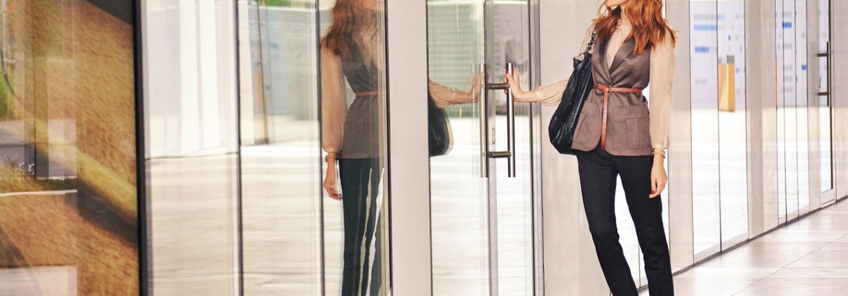 Milyen ajtót válasszunk egy irodába?