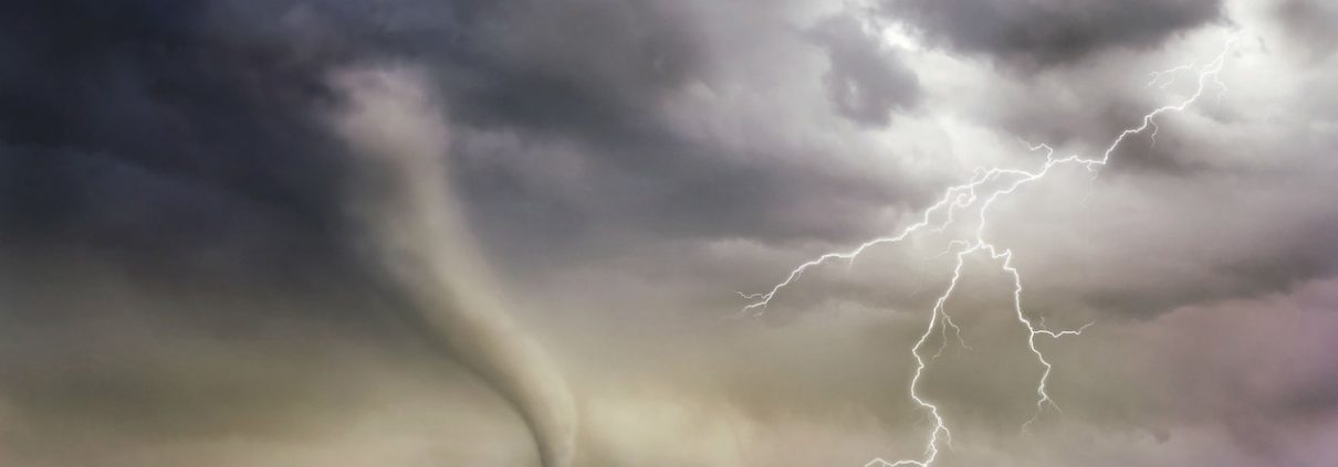 Hogyan válasszunk ajtót zord időjárási körülményekhez?