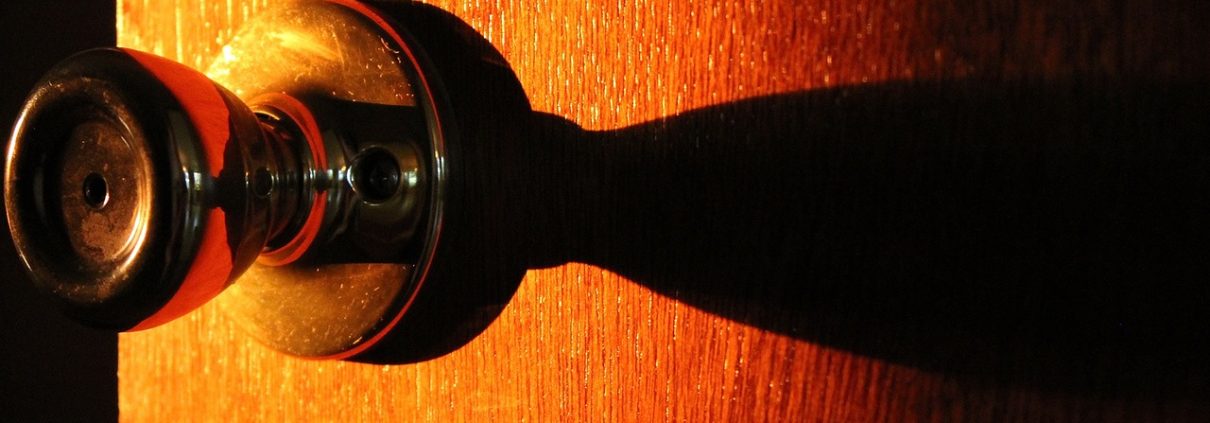 Hogyan lehet a leghatékonyabban megnövelni egy beltéri ajtó élettartamát?