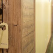 Fedezd fel a borovi fenyő beltéri ajtók varázsát!